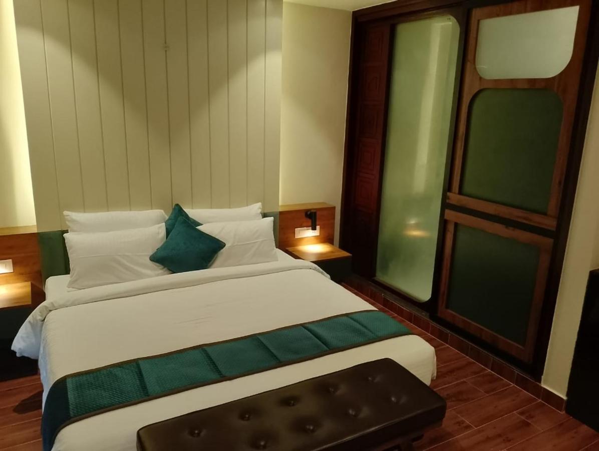 ديبروجاره The Convoy Hotel المظهر الخارجي الصورة