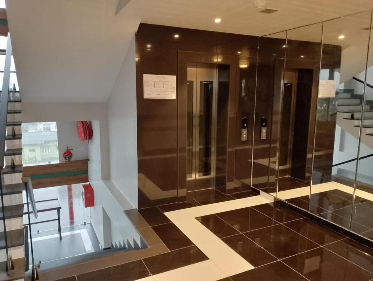 ديبروجاره The Convoy Hotel المظهر الخارجي الصورة