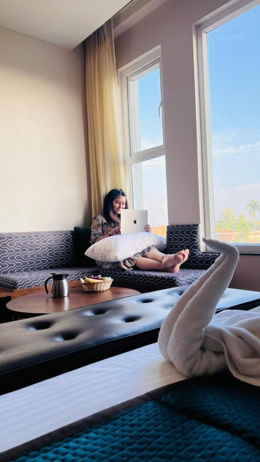 ديبروجاره The Convoy Hotel المظهر الخارجي الصورة
