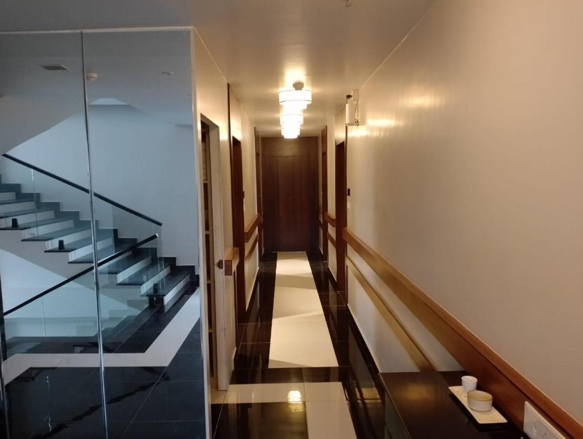 ديبروجاره The Convoy Hotel المظهر الخارجي الصورة