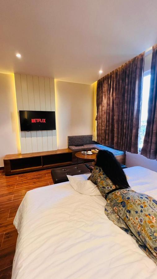 ديبروجاره The Convoy Hotel المظهر الخارجي الصورة