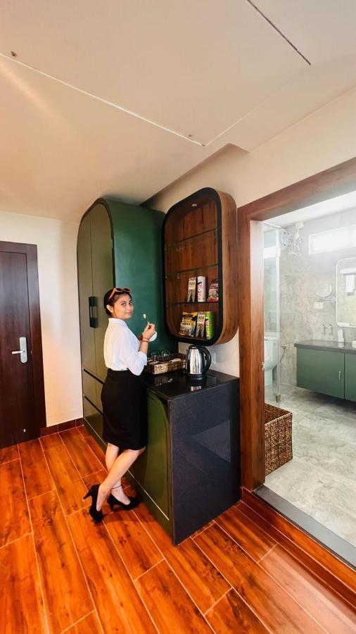 ديبروجاره The Convoy Hotel المظهر الخارجي الصورة