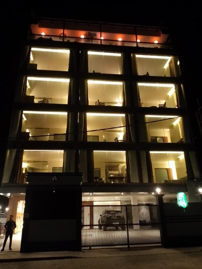 ديبروجاره The Convoy Hotel المظهر الخارجي الصورة
