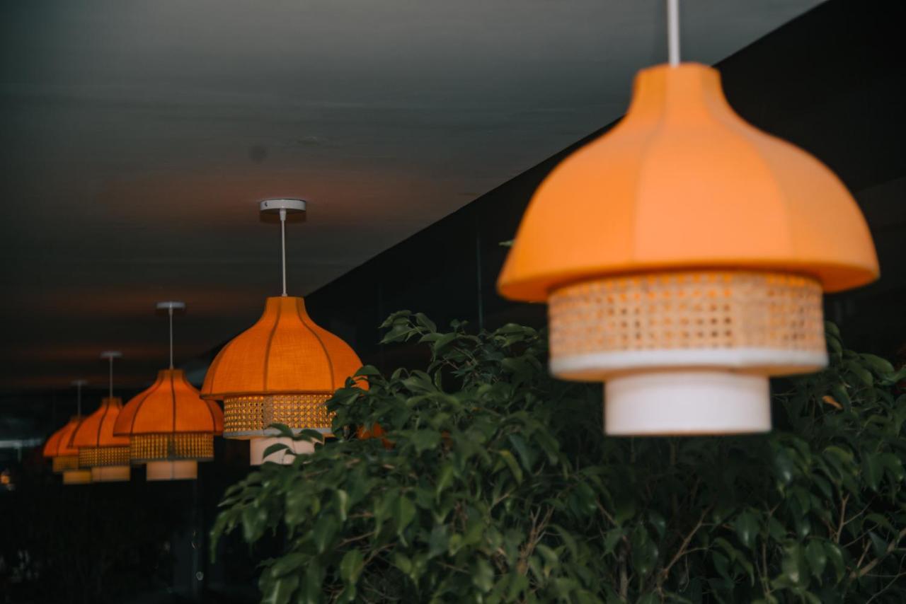 ديبروجاره The Convoy Hotel المظهر الخارجي الصورة