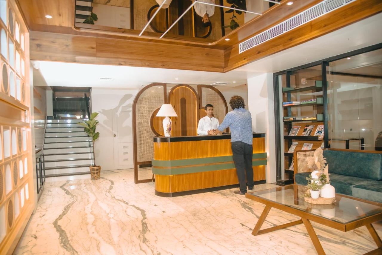ديبروجاره The Convoy Hotel المظهر الخارجي الصورة