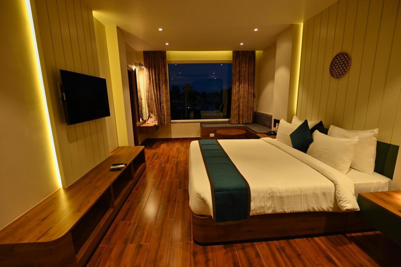 ديبروجاره The Convoy Hotel المظهر الخارجي الصورة